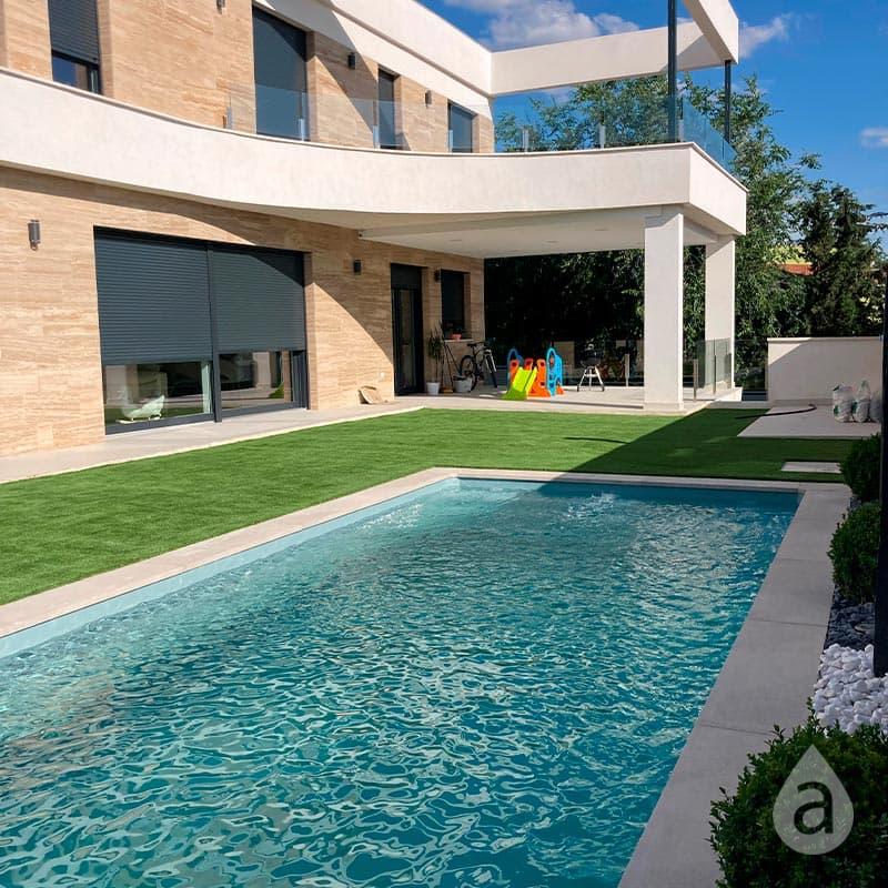 Instalación de piscinas de poliéster Instalación de piscinas de poliéster